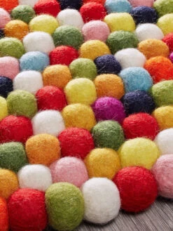 Filzkugel-Teppich, Multicolor 9 Filzkugel-Teppich, Multicolor -Häuser Lieferungen Verkauf 13407 62986 Lupe