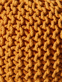 Strick-Pouf, Yellow -Häuser Lieferungen Verkauf Kiruna Sitzpouf gelb yellow lup