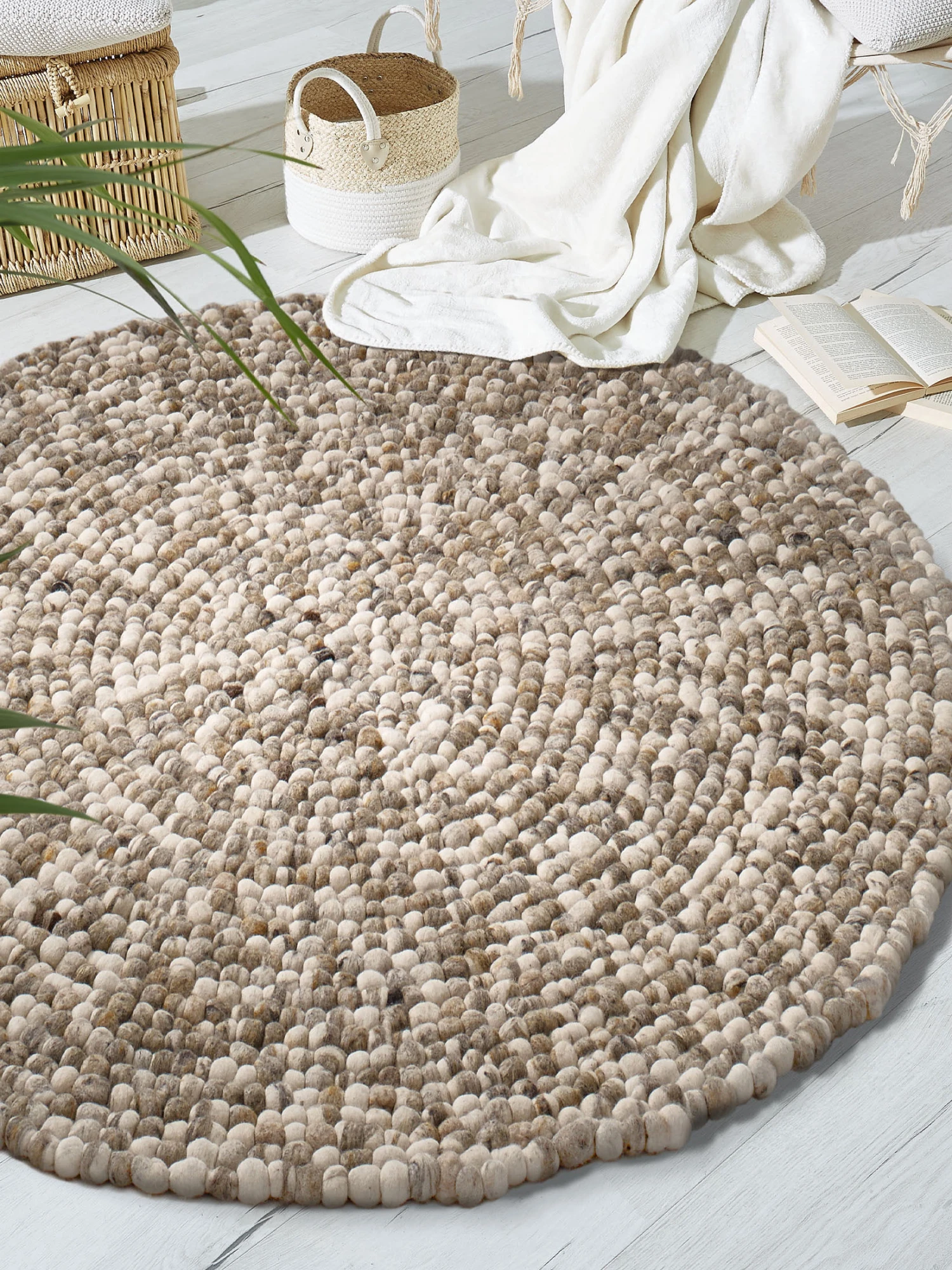 Filzkugel-Teppich, Natur 1 Filzkugel-Teppich, Natur