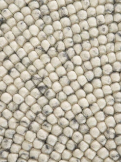 Filzkugel-Teppich, Grey Natural 9 Filzkugel-Teppich, Grey Natural -Häuser Lieferungen Verkauf Smedby FilzkugelTeppich Hellgrau GreyNatural 200rund lup